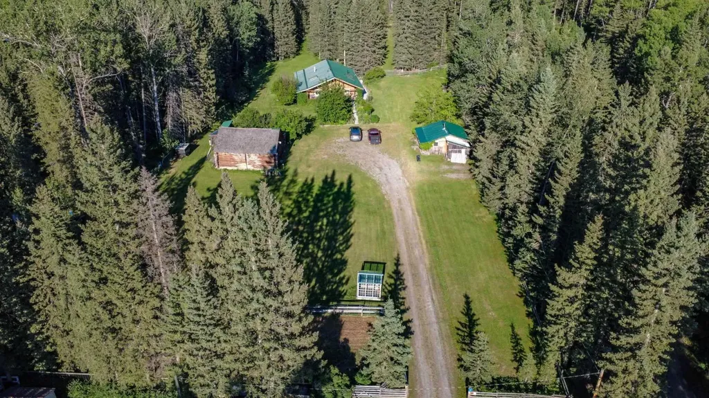 32479 Highway 760 E Rural Mountain View County AB T0M 1X0