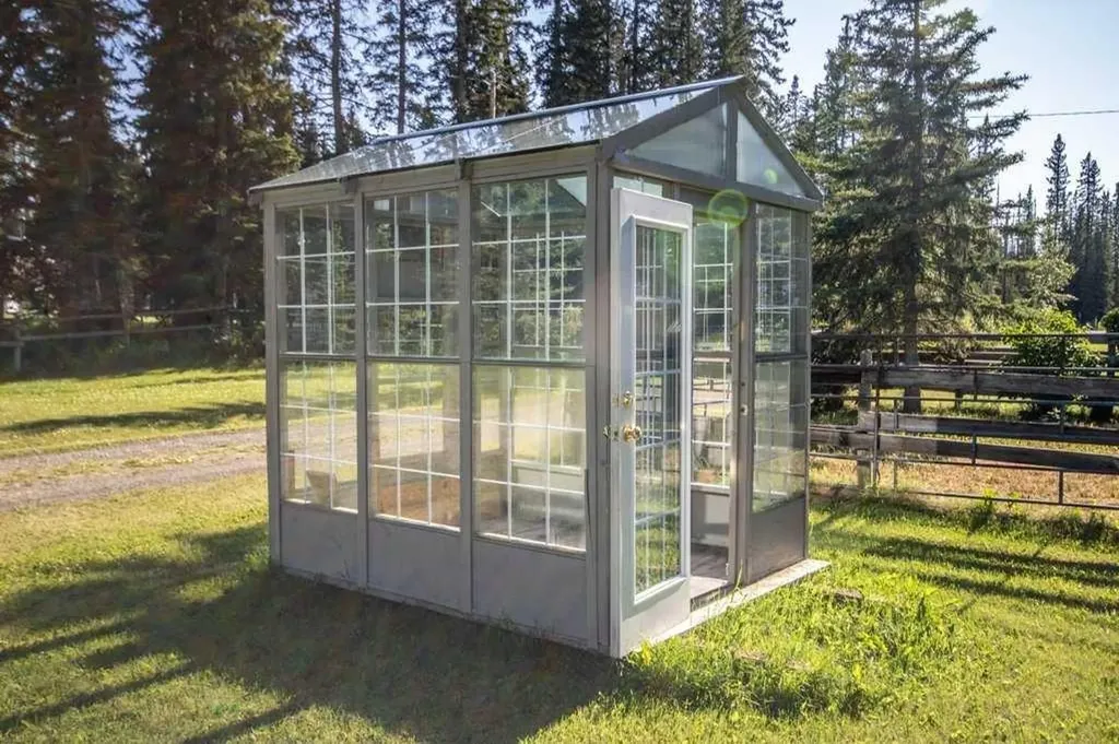 32479 Highway 760 E Rural Mountain View County AB T0M 1X0