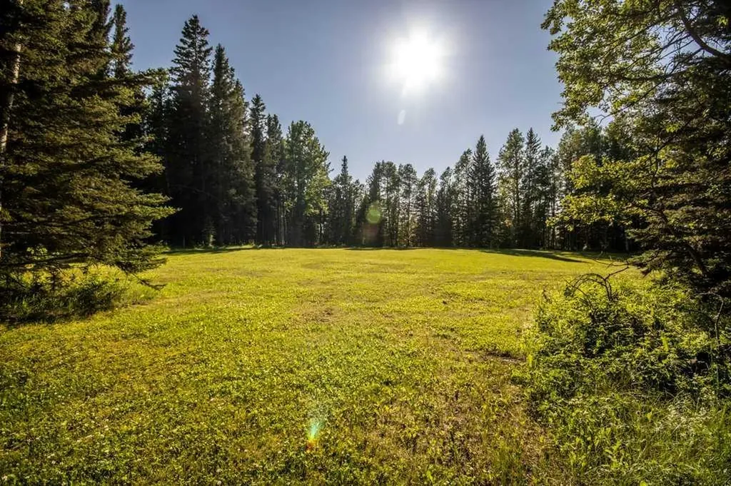 32479 Highway 760 E Rural Mountain View County AB T0M 1X0
