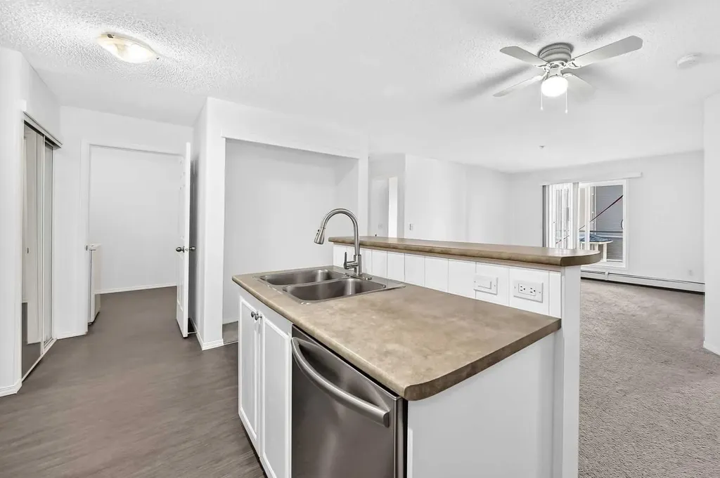 260 Shawville Way SE Calgary AB T2Y 3Z7