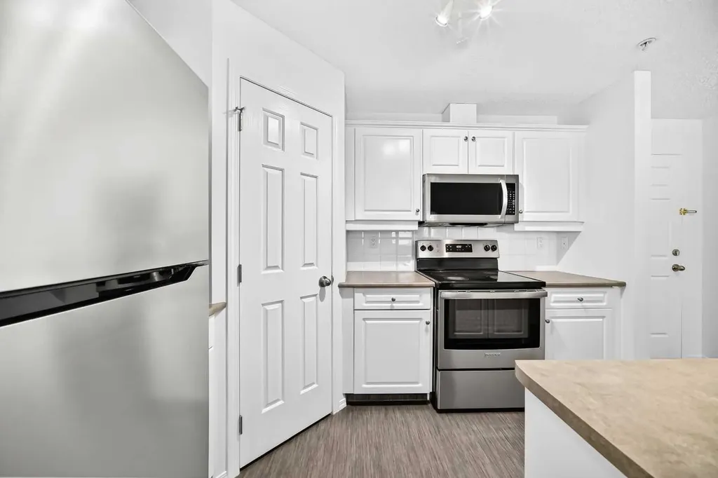 260 Shawville Way SE Calgary AB T2Y 3Z7