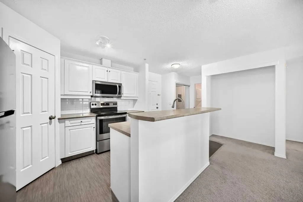 260 Shawville Way SE Calgary AB T2Y 3Z7