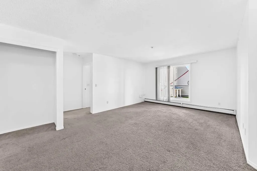 260 Shawville Way SE Calgary AB T2Y 3Z7