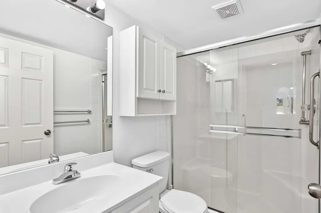 260 Shawville Way SE Calgary AB T2Y 3Z7