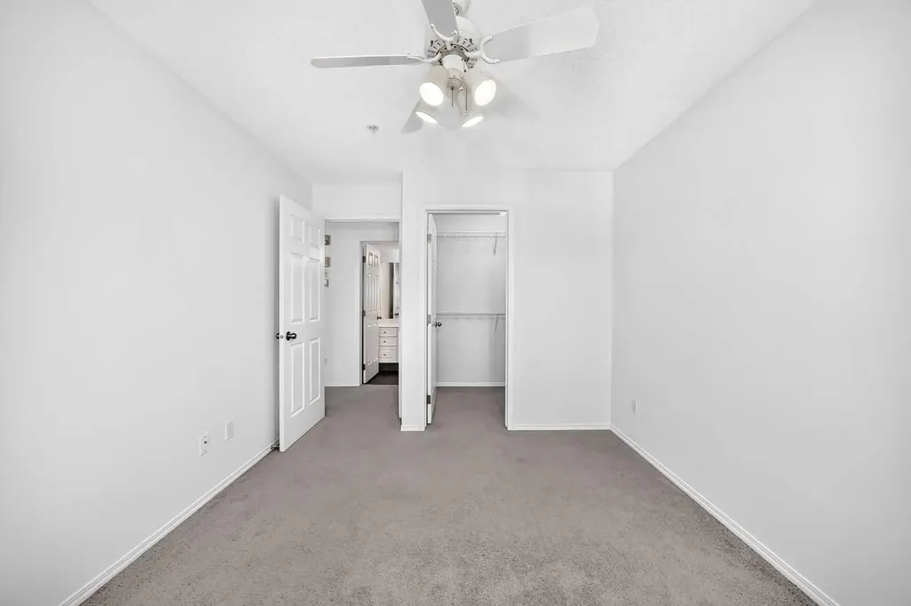 260 Shawville Way SE Calgary AB T2Y 3Z7