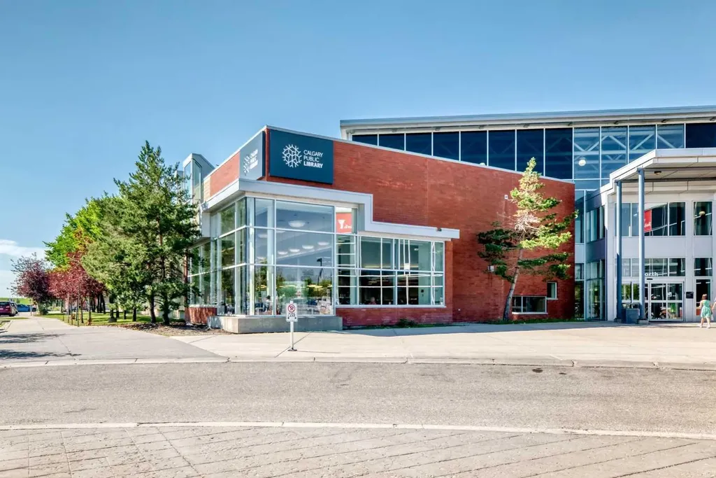 260 Shawville Way SE Calgary AB T2Y 3Z7
