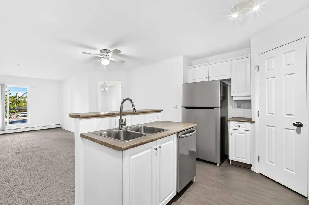 260 Shawville Way SE Calgary AB T2Y 3Z7