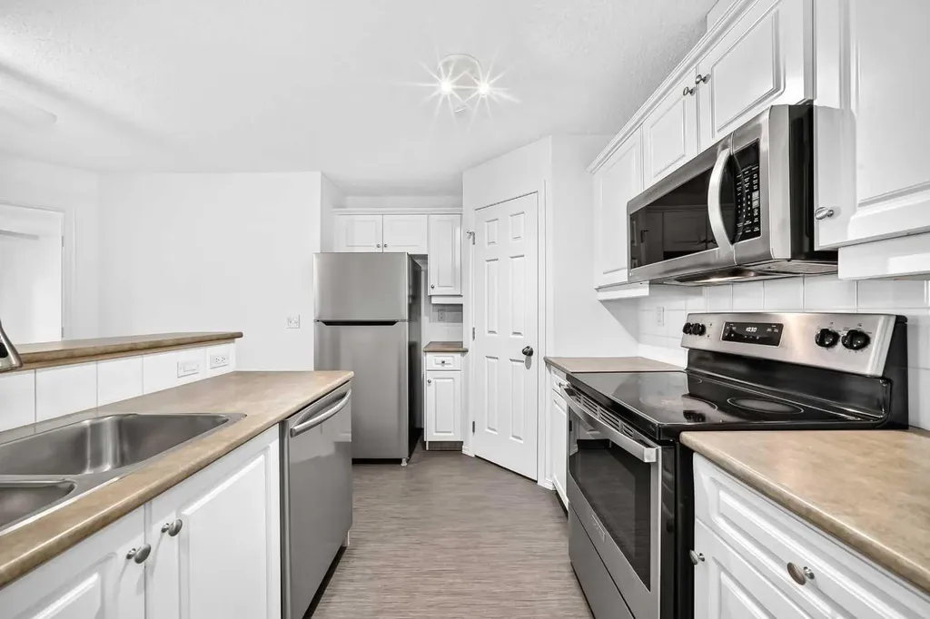 260 Shawville Way SE Calgary AB T2Y 3Z7