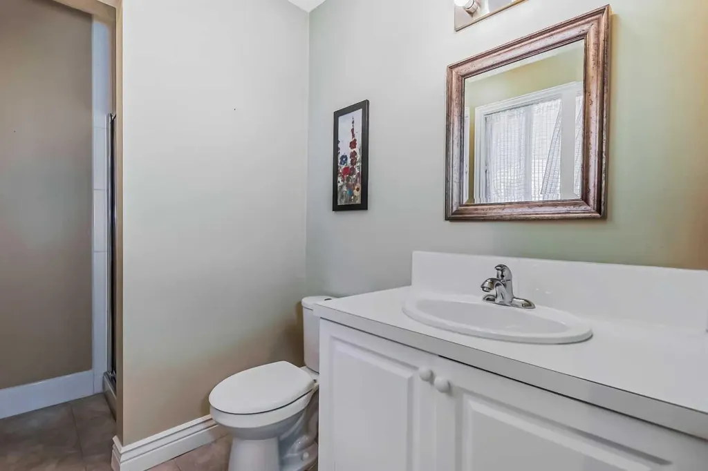 55 Bermuda Close NW Calgary AB T3K 1G4