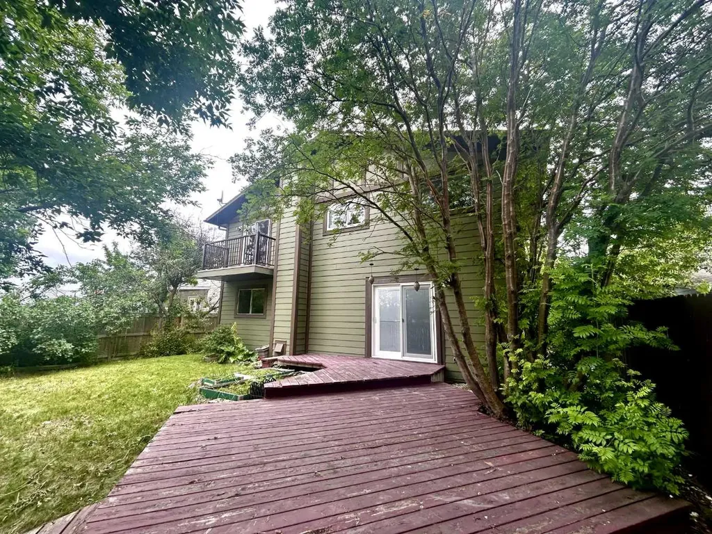55 Bermuda Close NW Calgary AB T3K 1G4