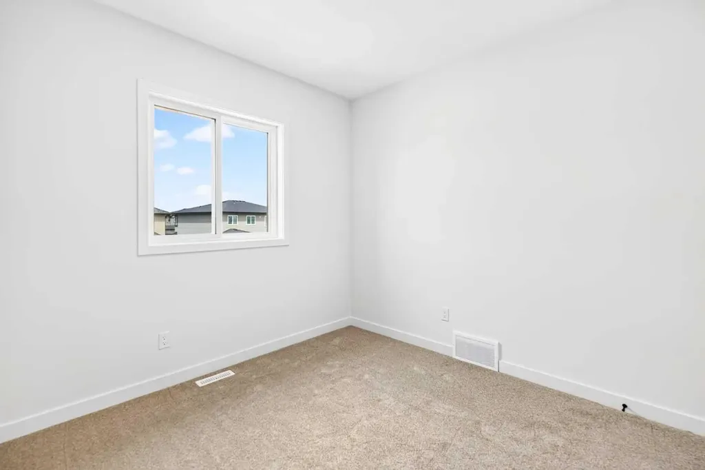 24 Memorial Parkway Rural Red Deer County AB T4E 3B7
