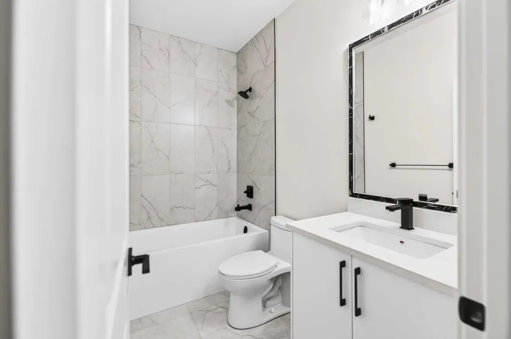 24 Memorial Parkway Rural Red Deer County AB T4E 3B7