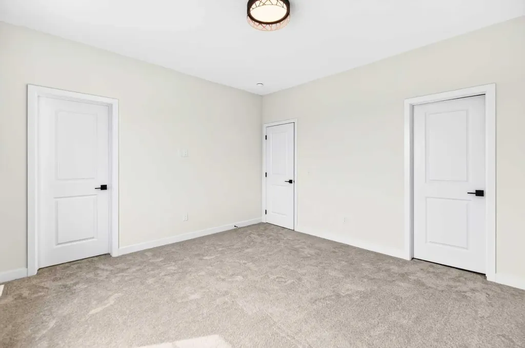 24 Memorial Parkway Rural Red Deer County AB T4E 3B7