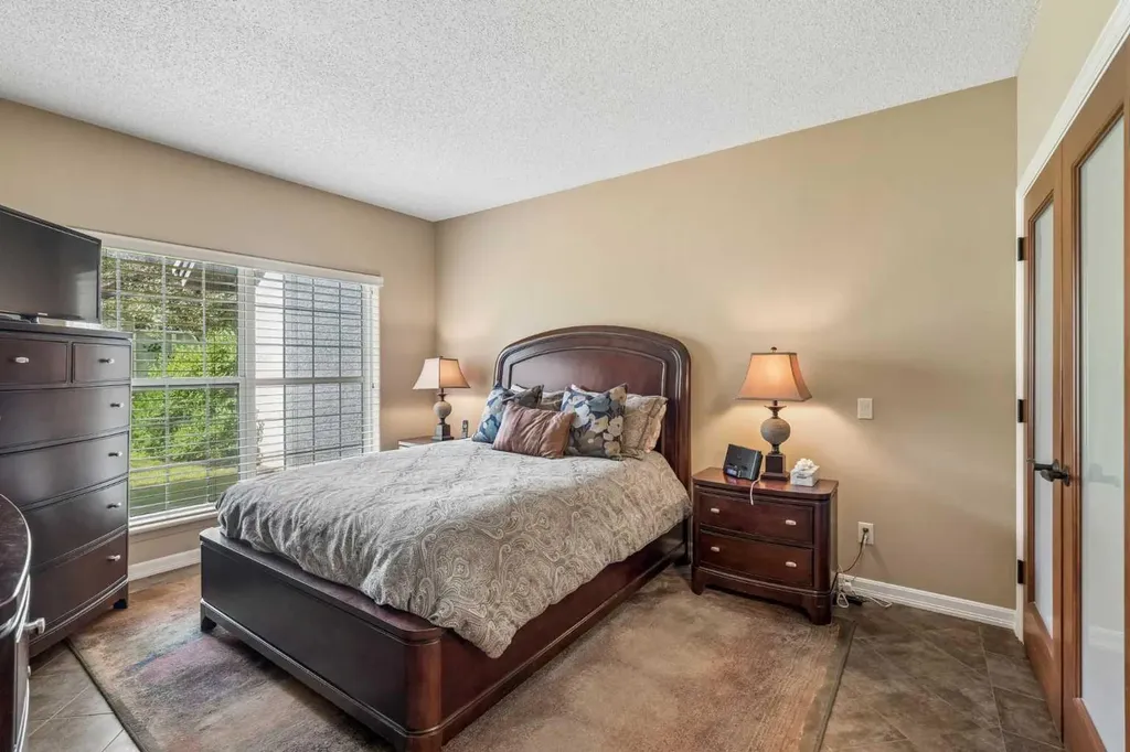 1997 Sirocco Drive SW Calgary AB T3H 3E6