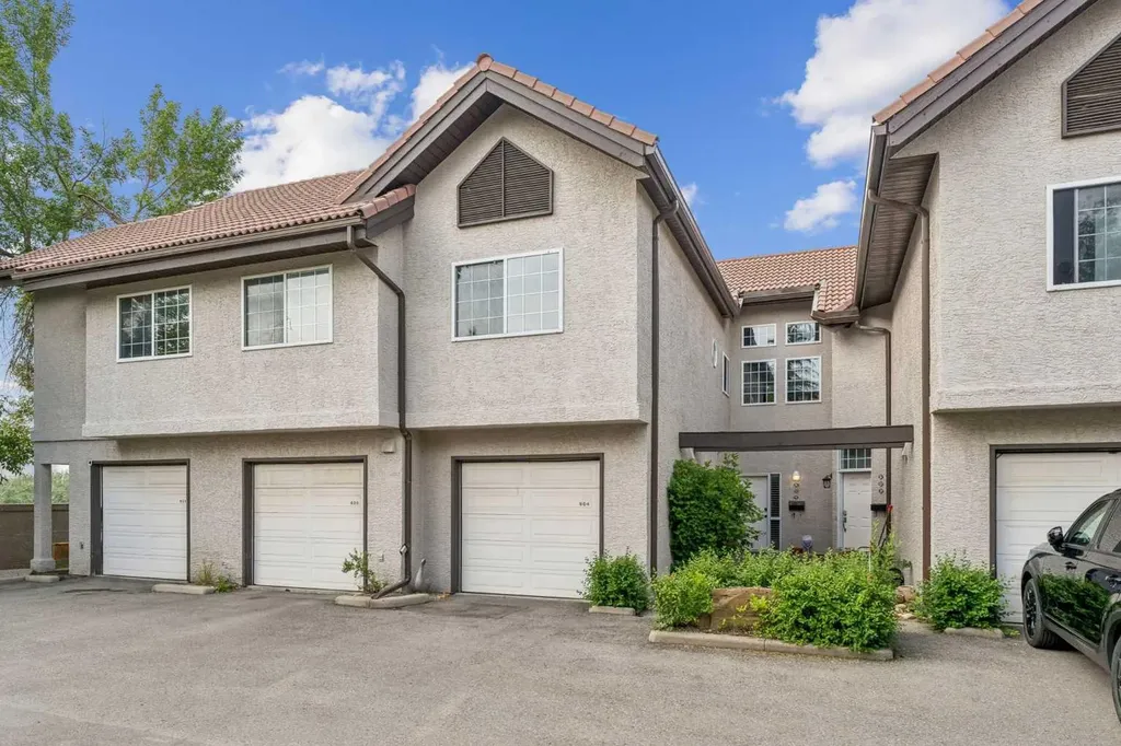 1997 Sirocco Drive SW Calgary AB T3H 3E6