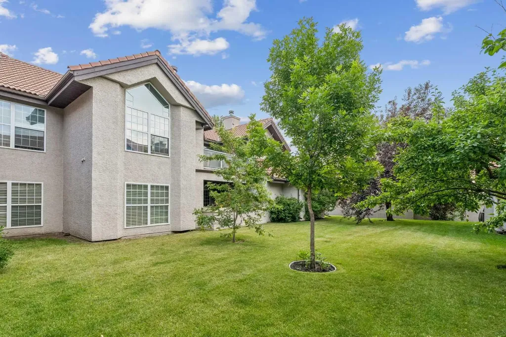 1997 Sirocco Drive SW Calgary AB T3H 3E6