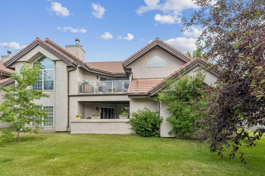 1997 Sirocco Drive SW Calgary AB T3H 3E6