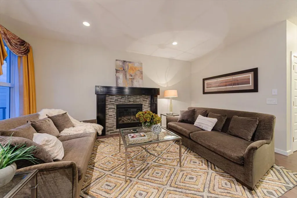 138 Copperpond Street SE Calgary AB T2Z 5B5
