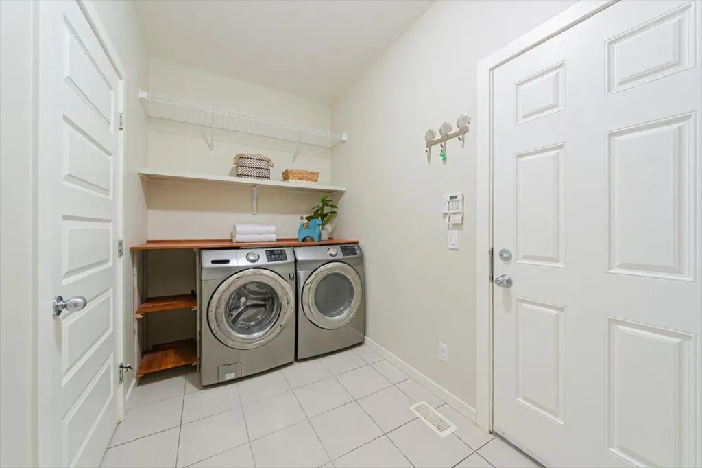 138 Copperpond Street SE Calgary AB T2Z 5B5