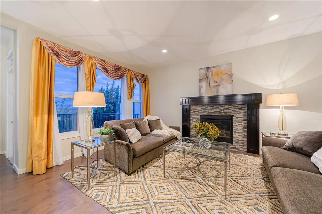 138 Copperpond Street SE Calgary AB T2Z 5B5