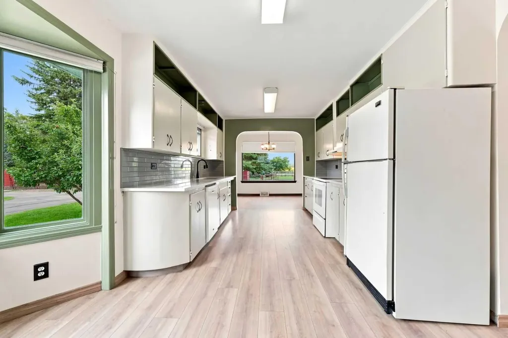 38546 Range Road 272 Red Deer AB T4P 0X6