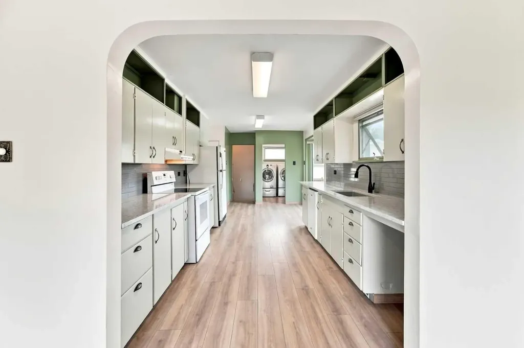 38546 Range Road 272 Red Deer AB T4P 0X6