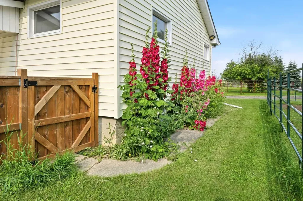 38546 Range Road 272 Red Deer AB T4P 0X6