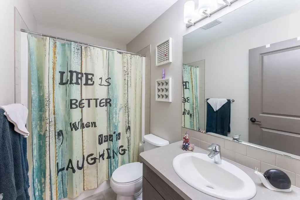 437 Devonia Way W Lethbridge AB T1J 5J7