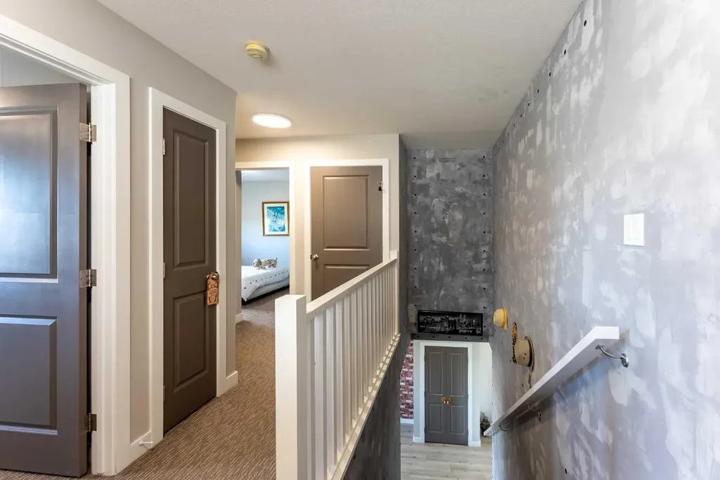 437 Devonia Way W Lethbridge AB T1J 5J7