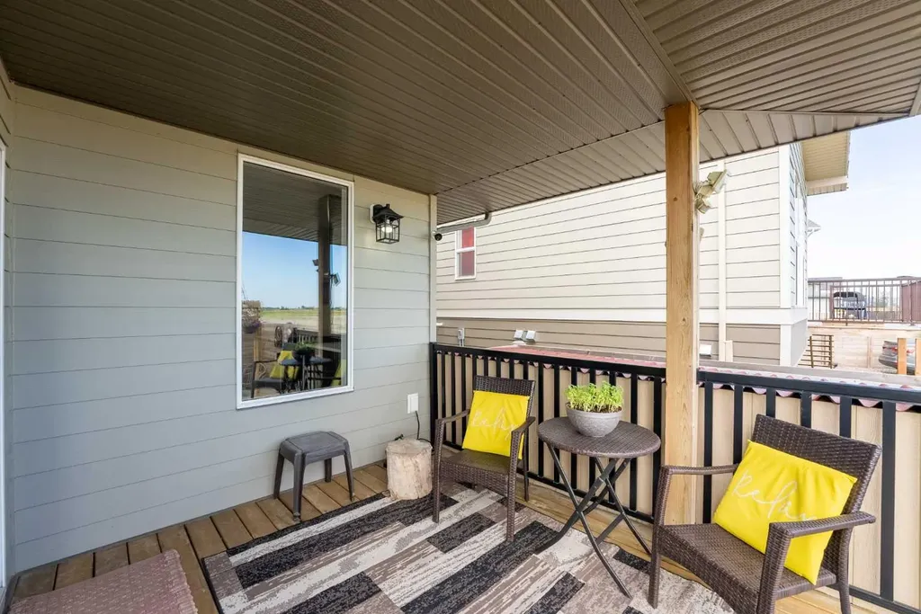 437 Devonia Way W Lethbridge AB T1J 5J7
