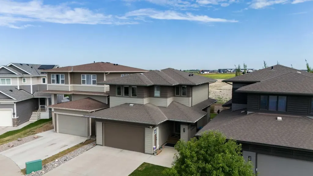 437 Devonia Way W Lethbridge AB T1J 5J7