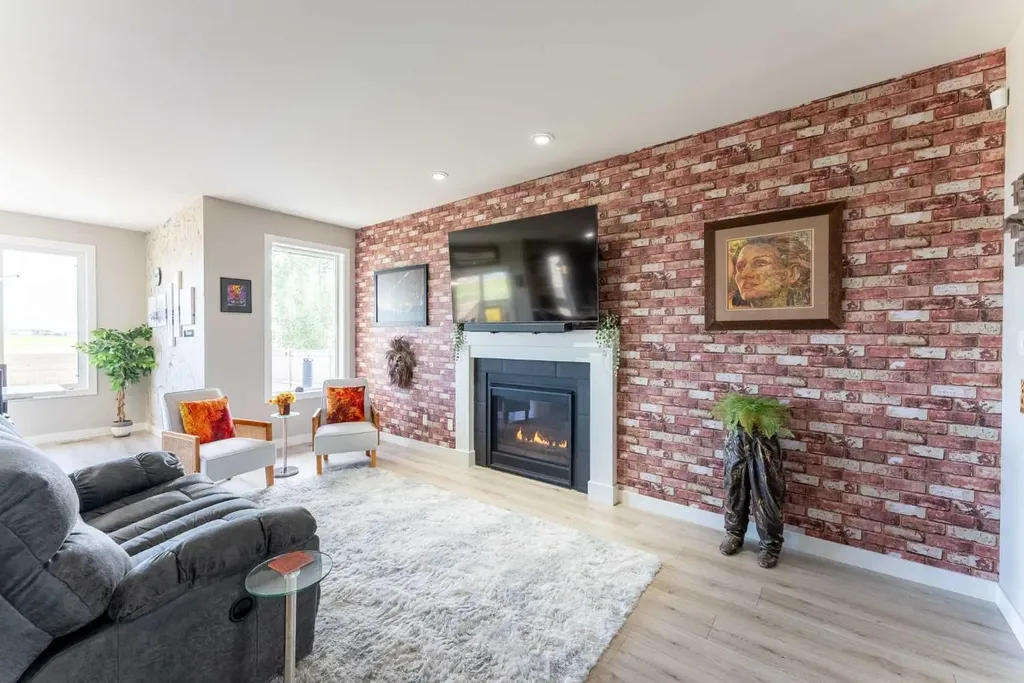 437 Devonia Way W Lethbridge AB T1J 5J7