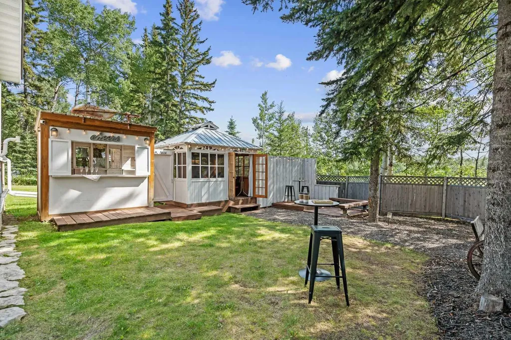 29404 Range Road 52 Rural Mountain View County AB T0M2E0