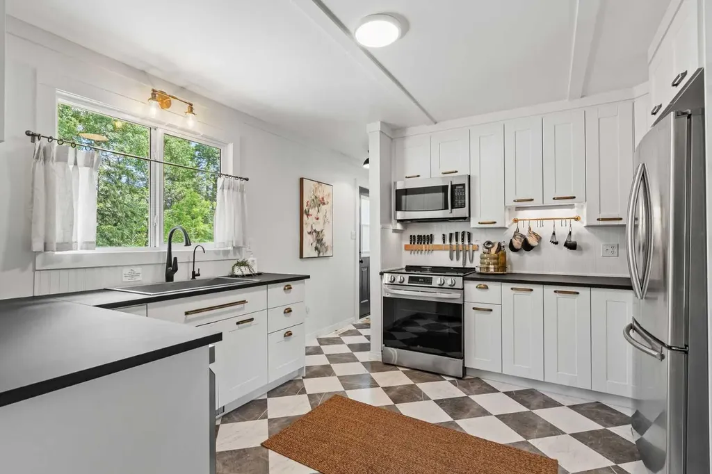 29404 Range Road 52 Rural Mountain View County AB T0M2E0
