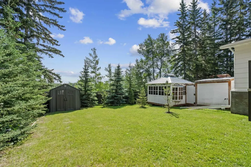 29404 Range Road 52 Rural Mountain View County AB T0M2E0