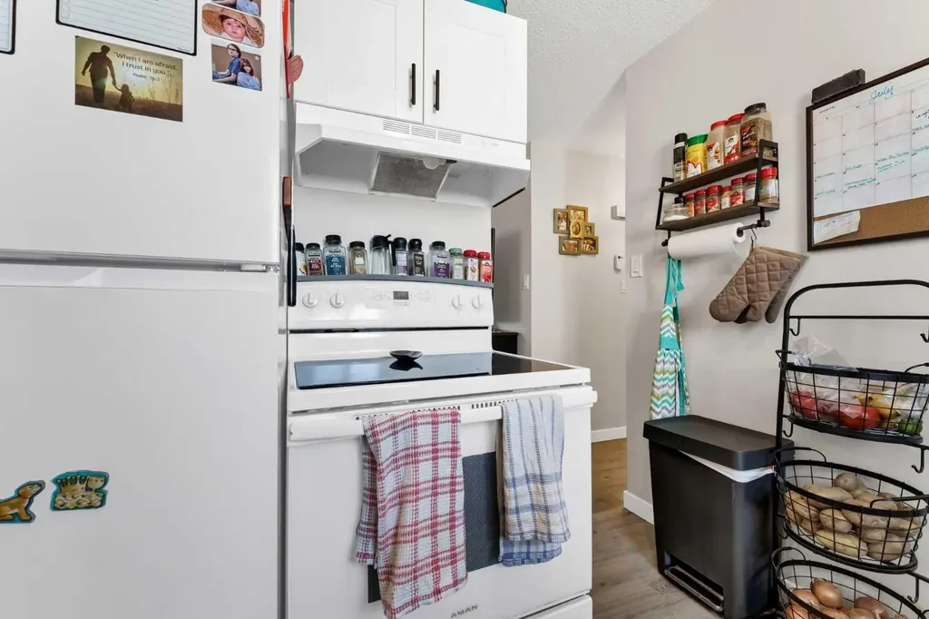 105 Broadway Avenue E Redcliff AB T0J2P0