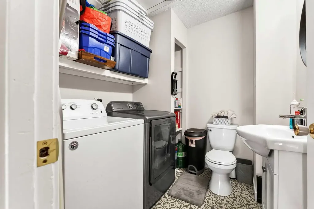 105 Broadway Avenue E Redcliff AB T0J2P0