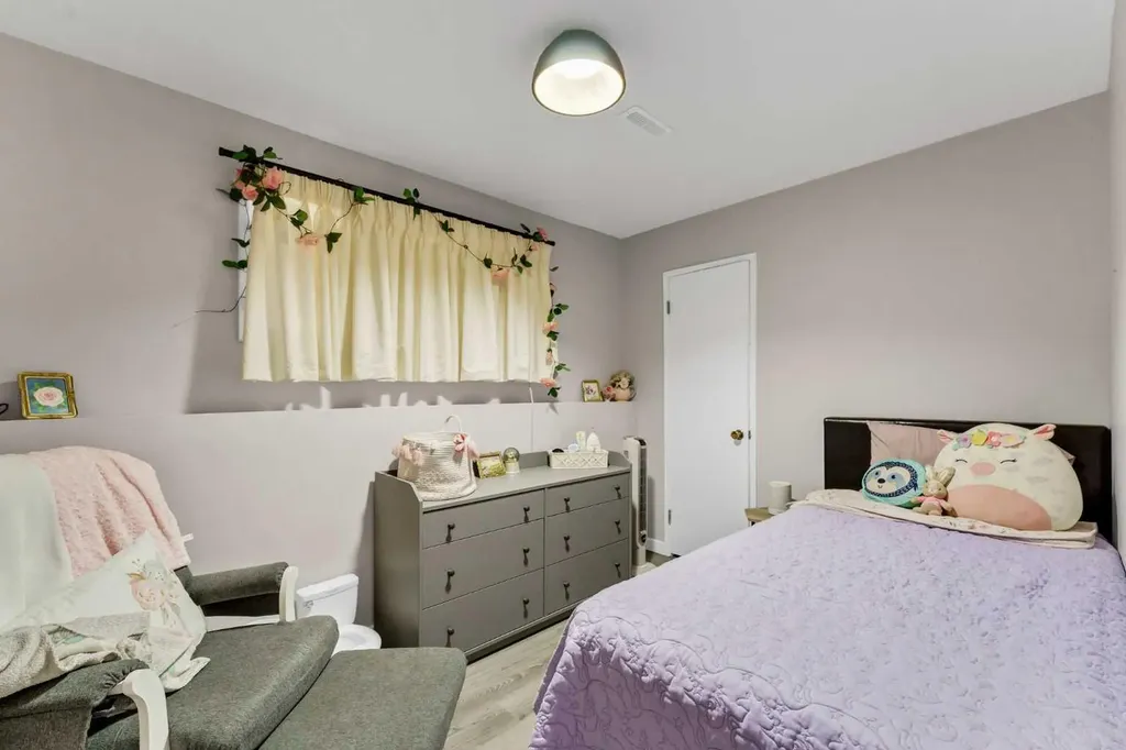 105 Broadway Avenue E Redcliff AB T0J2P0