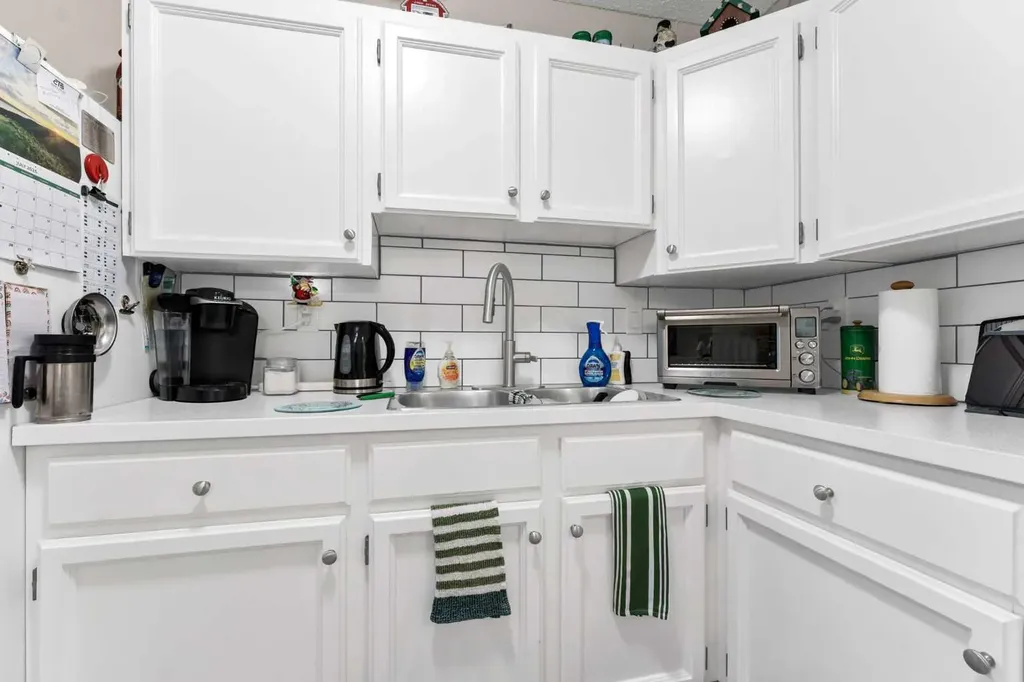 105 Broadway Avenue E Redcliff AB T0J2P0