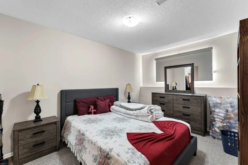 105 Broadway Avenue E Redcliff AB T0J2P0