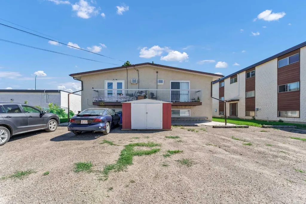 105 Broadway Avenue E Redcliff AB T0J2P0