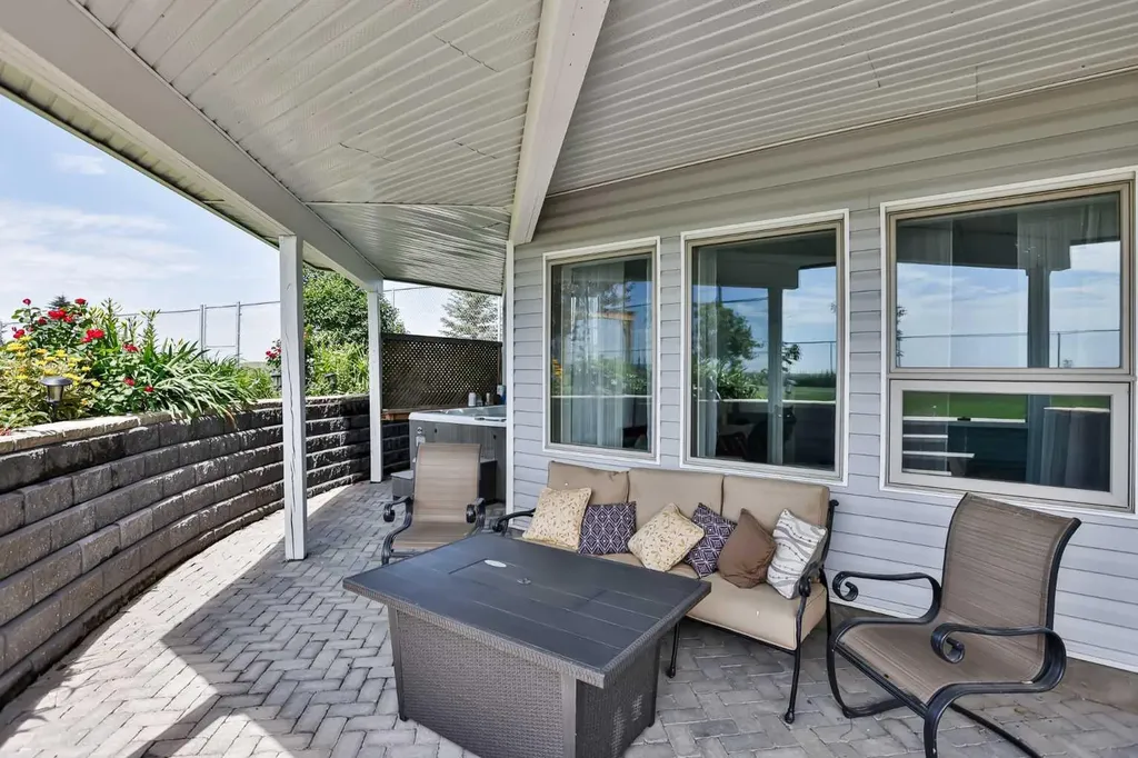 406 Meadow Lark Drive Rural Lethbridge County AB T1J 4R9