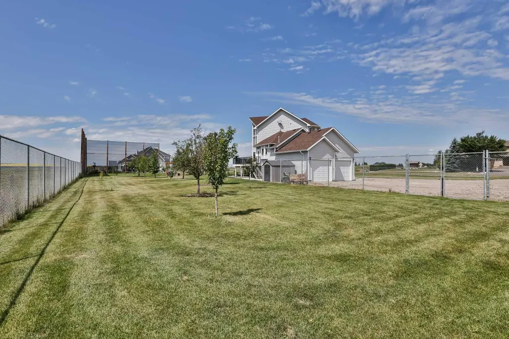 406 Meadow Lark Drive Rural Lethbridge County AB T1J 4R9