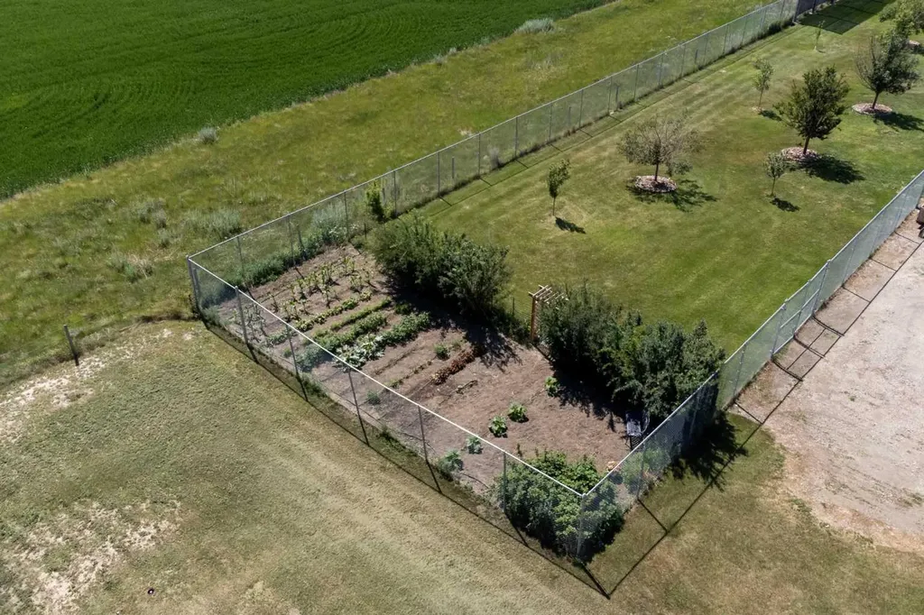 406 Meadow Lark Drive Rural Lethbridge County AB T1J 4R9
