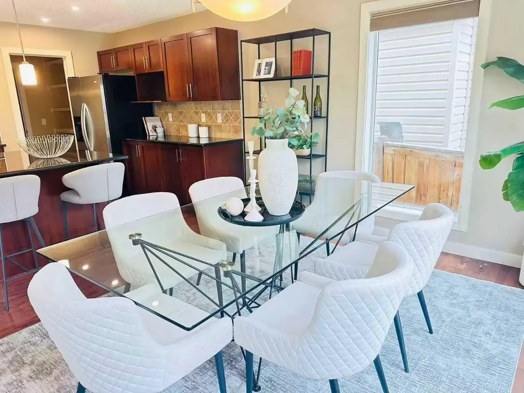 29 Everhollow Rise SW Calgary AB T2Y 5H2