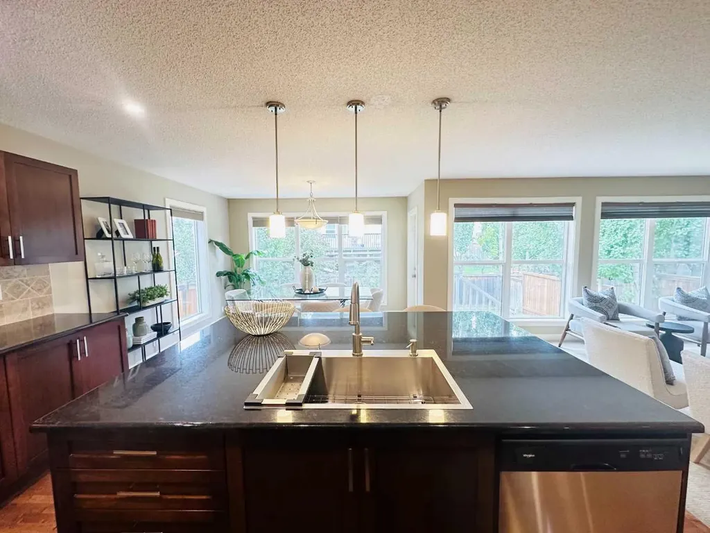 29 Everhollow Rise SW Calgary AB T2Y 5H2