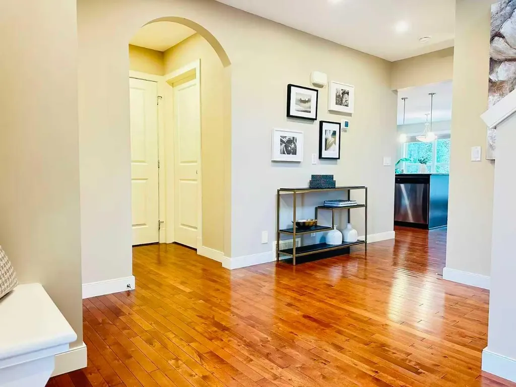 29 Everhollow Rise SW Calgary AB T2Y 5H2