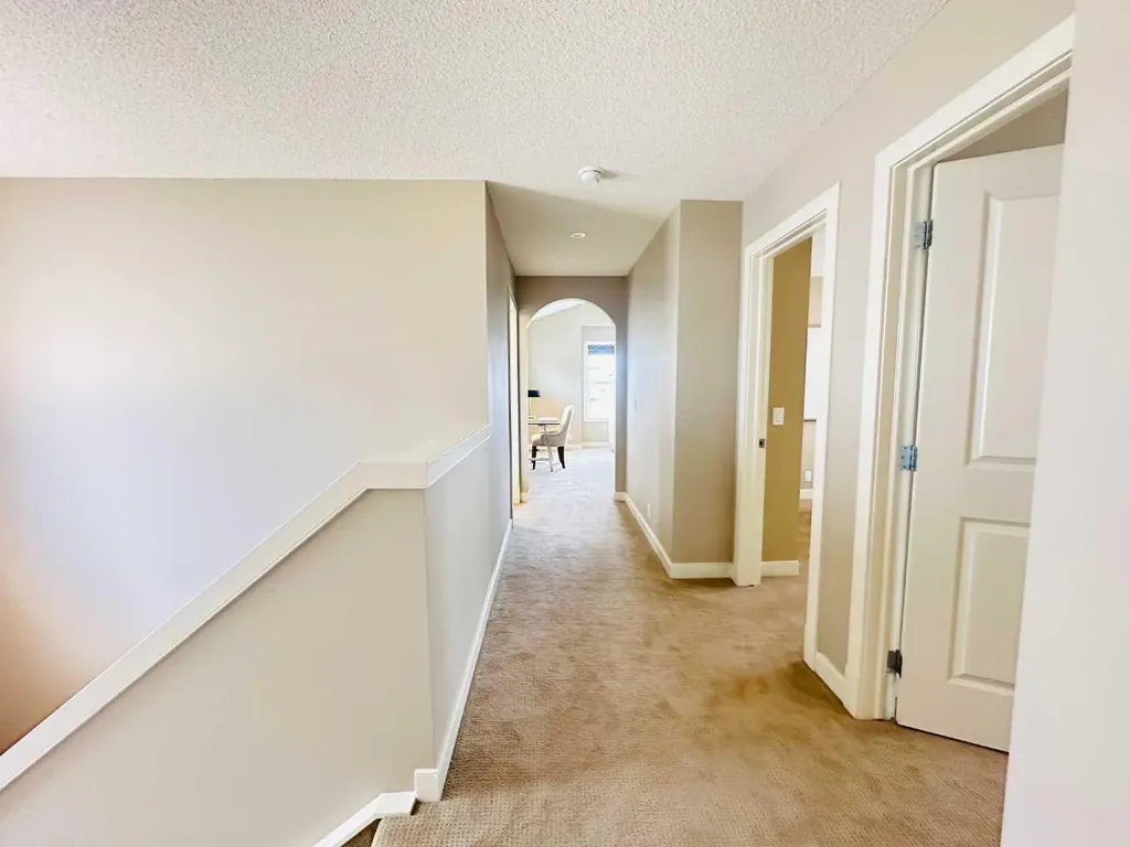29 Everhollow Rise SW Calgary AB T2Y 5H2