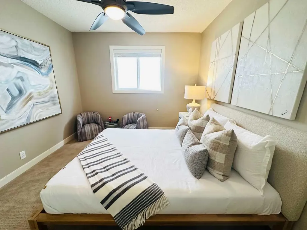 29 Everhollow Rise SW Calgary AB T2Y 5H2