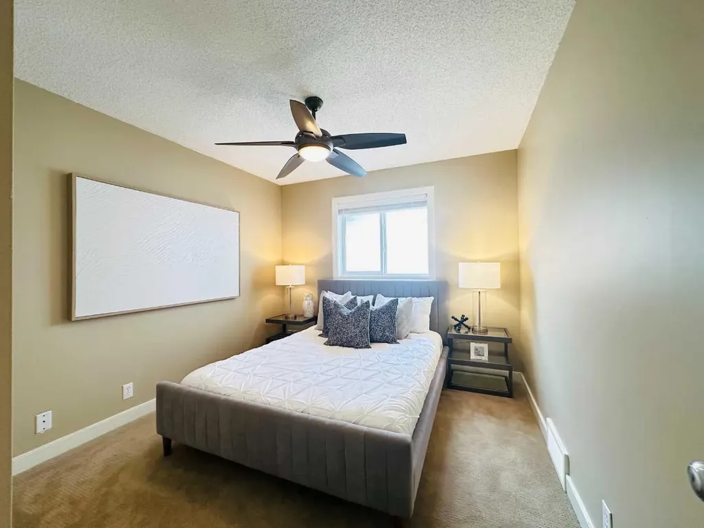29 Everhollow Rise SW Calgary AB T2Y 5H2